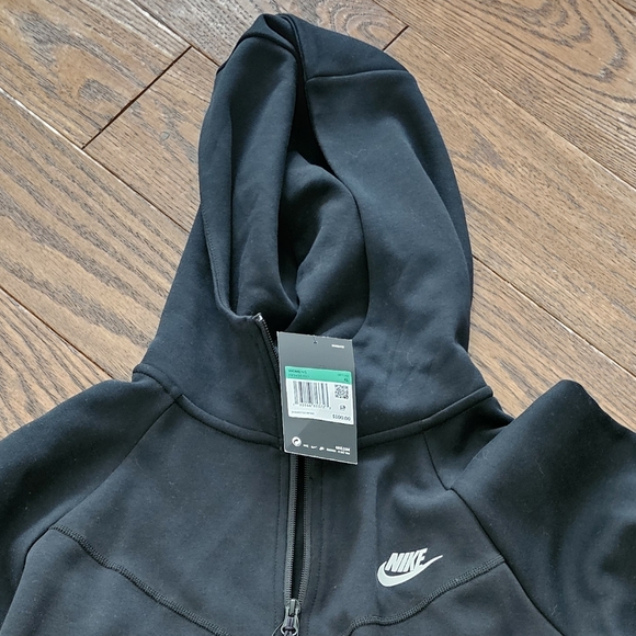 Women Nike Tech Jacket - Picture 4 of 4